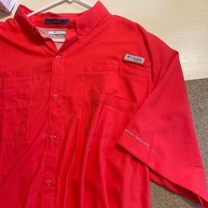3XT red Columbia shirt